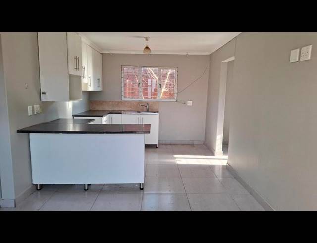 2 BEDROOM PROPERTY TO RENT IN OVERPORT